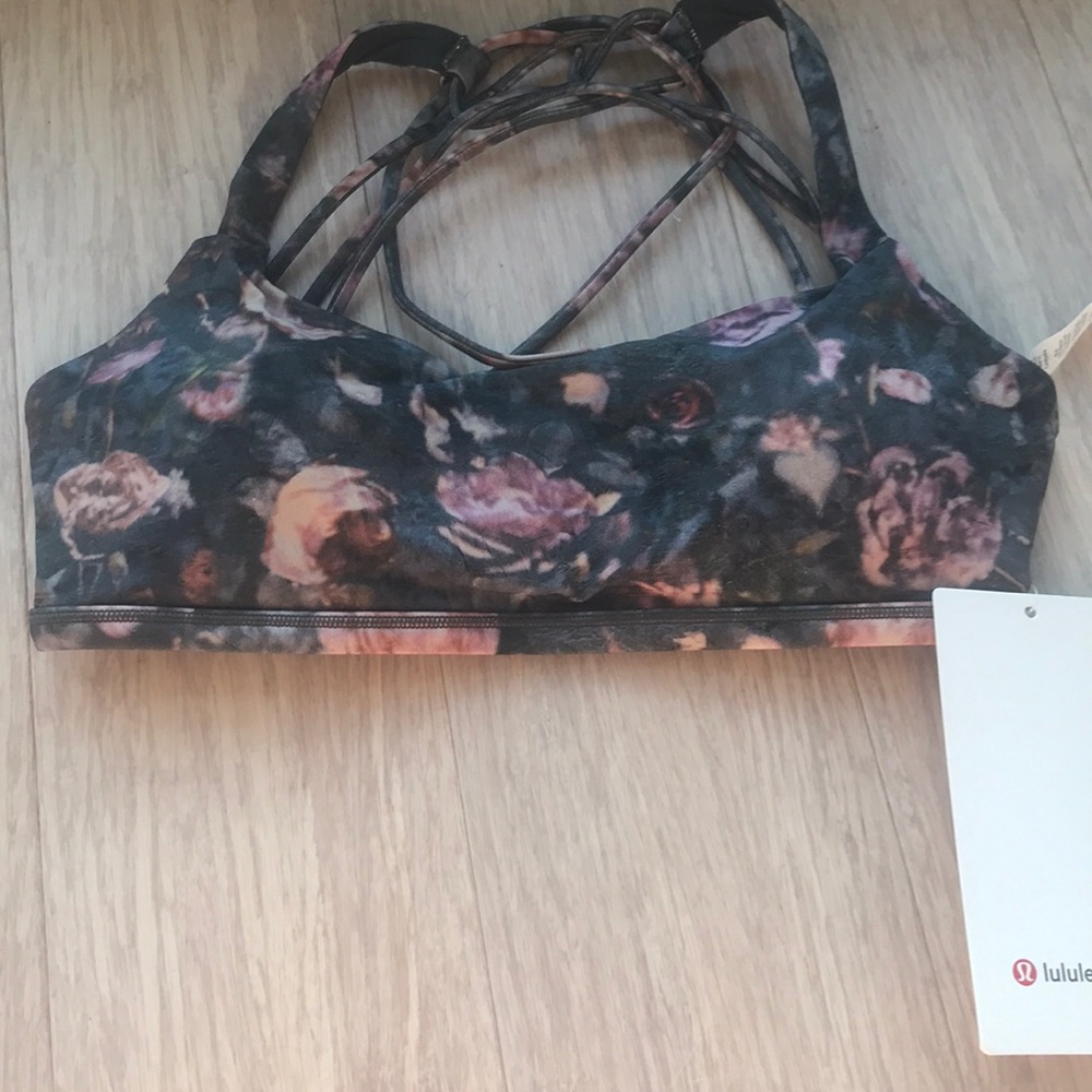 Free to be wild. Lululemon. Size 6. New
